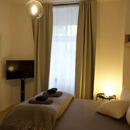Ground-floor For 2 Ppl In Prenzlauer Berg * Berlijn